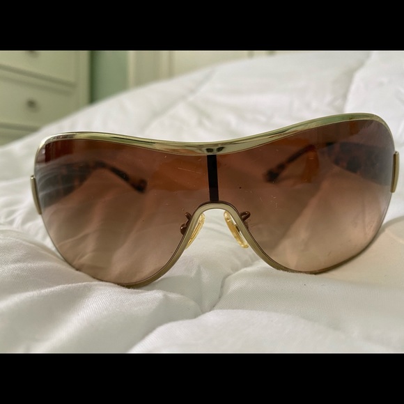 Coach sunglasses.Great shape. Hc7005b Reagan/Gold spotty tortoise - Picture 8 of 8